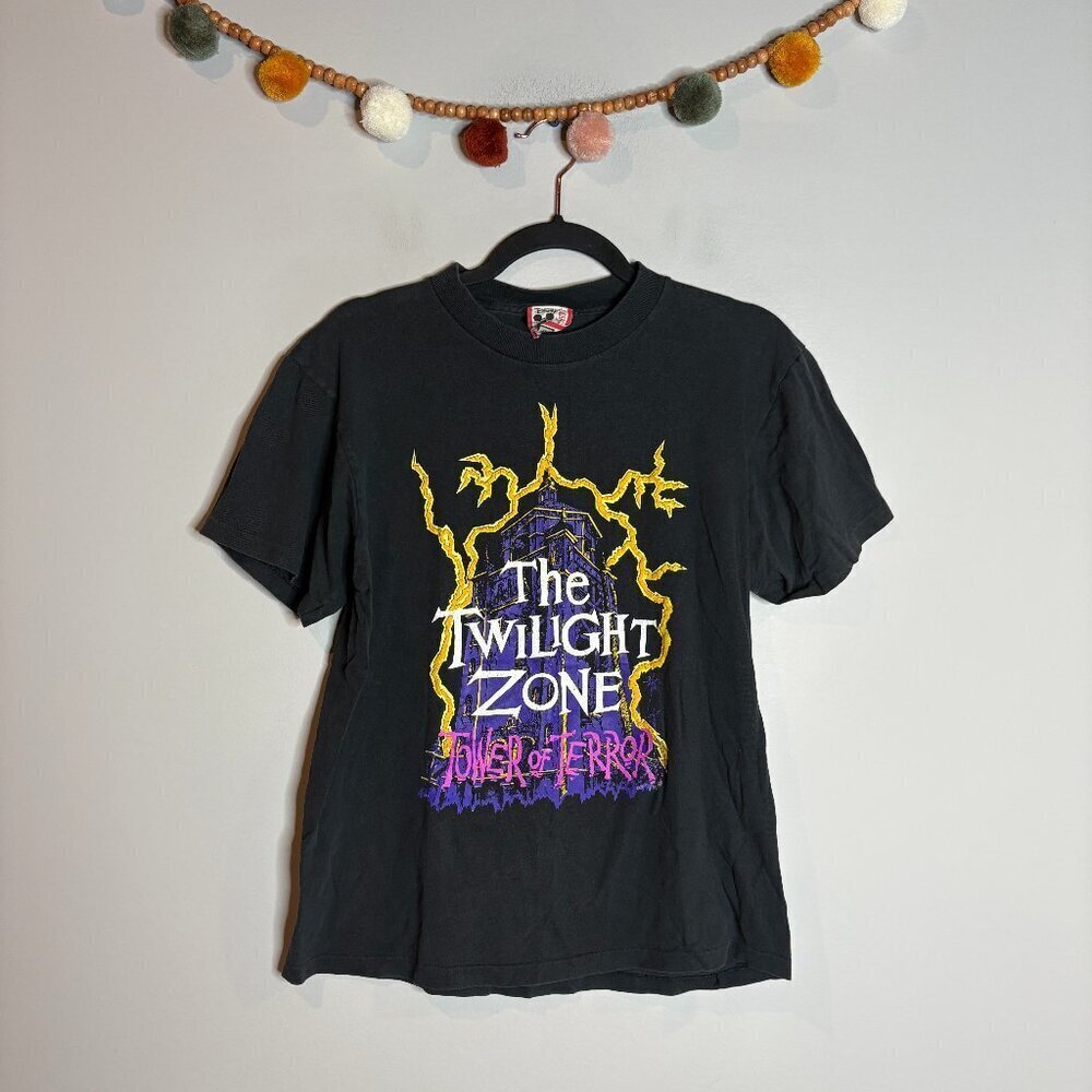 Vtg Disney Tower of Terror graphic tee single stitch